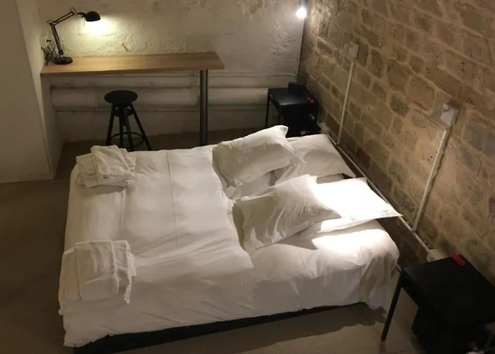 70m2 Loft In The 10th Arrondissement Parigi